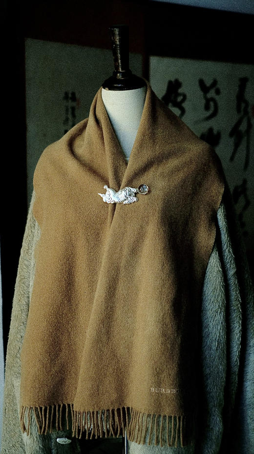 尼泊尔錾刻银狮子滚水晶胸针吊坠两用 商品图4