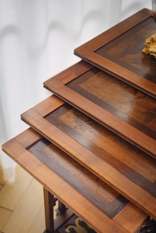 独角鹿西洋古董20世纪初法国出品花卉主题细木镶嵌卷叶纹硬木镂雕装饰嵌套桌几四件套 商品图3