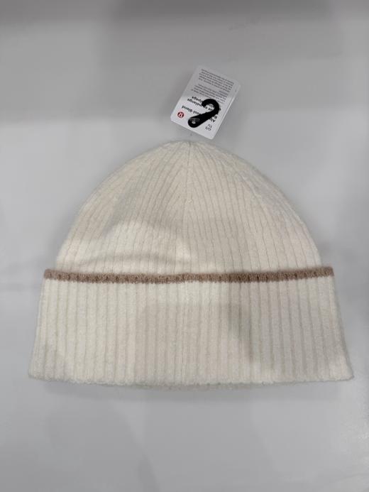 到手价499元 Lulu女士羊毛冷帽 带有金属logo标 质感非标好 保暖 厚度刚好 三个颜色都非常百搭 显白 摸起来非常软糯 美国代购，无中文标签，介意慎拍 商品图2