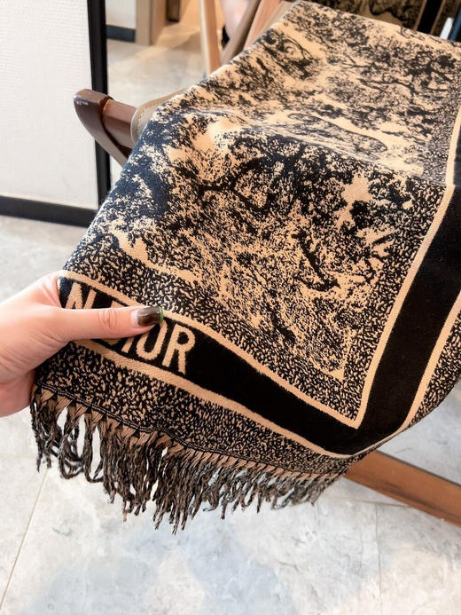 秋冬特惠💰150 迪家围巾 四季都可以用 真心美的让人非常非常心动 商品图3