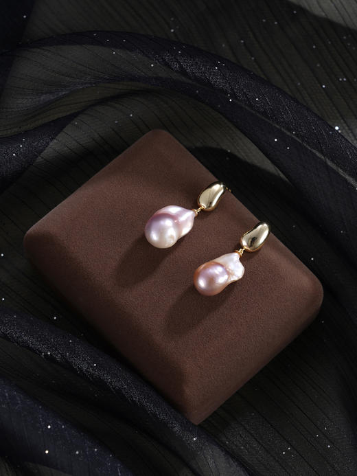 子佩集【流光绮境】银S925珍珠惜王妃耳钉【EM2836-XF】12*20mm珠镀金抽象印记巴洛克2601 商品图2