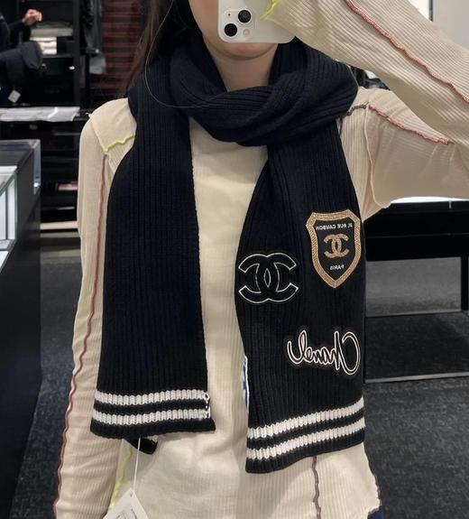 秋冬特惠💰190 香奈儿围巾 小香印章针织围巾 精致的各类徽章 商品图7