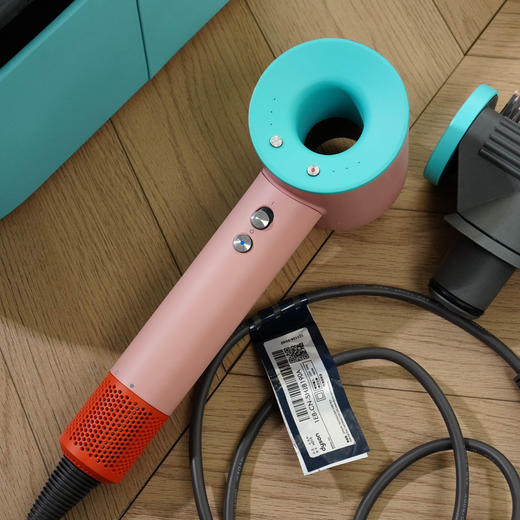 【秒杀价已调 直接拍】菲律宾产 戴森 马卡龙色 全套包装吹风机 可做年会奖品 商品图2