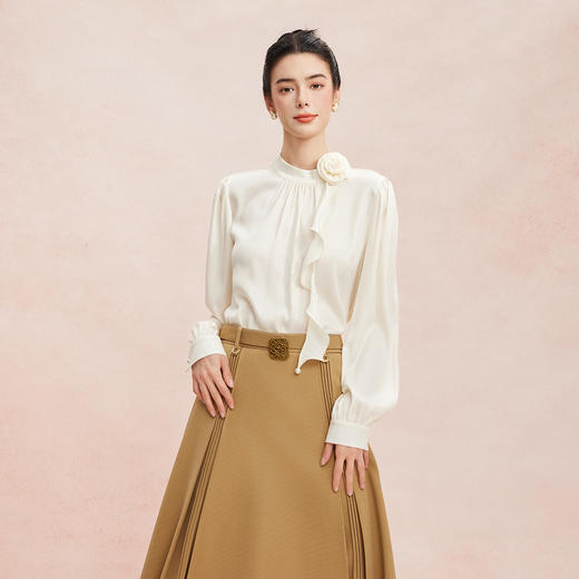 RE252斯尔丽26新款光泽感高级感可脱卸手盘花长袖职业通勤优雅纯色衬衫 商品图5