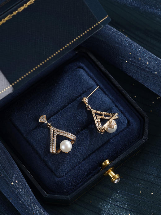 子佩集【‌流萤舞裙】银S925珍珠惜王妃耳钉【YE0405】6.5mm珠镀金三角银杏叶2601 商品图4
