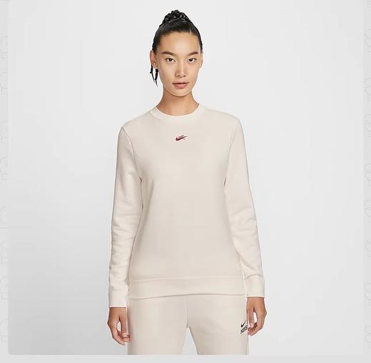 【春上新】【8.8折】7楼NIKE耐克女卫衣马年限定新年款刺绣圆领上衣针织套头衫IQ3827-133吊牌价549折后价483 商品图0