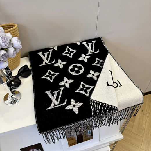 秋冬特惠💰160 LV围巾 上身效果气场非常强大 商品图1