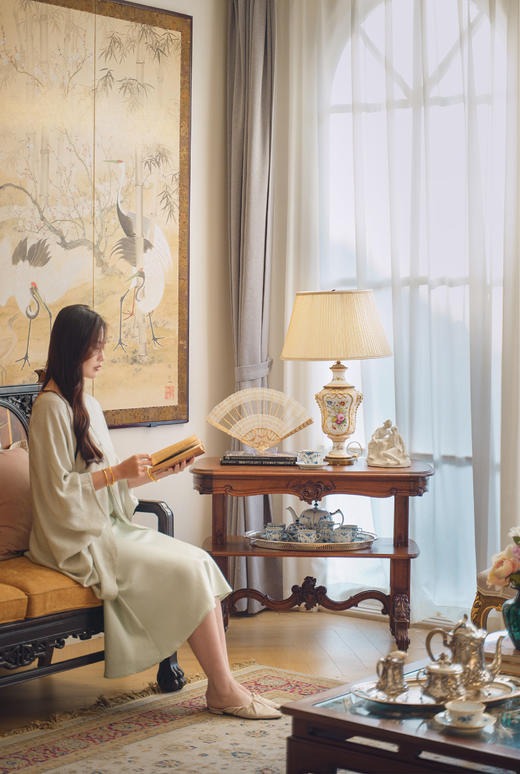 独角鹿西洋古董20世纪初法国出品古典卷叶主题核桃木精雕多层边几 商品图1