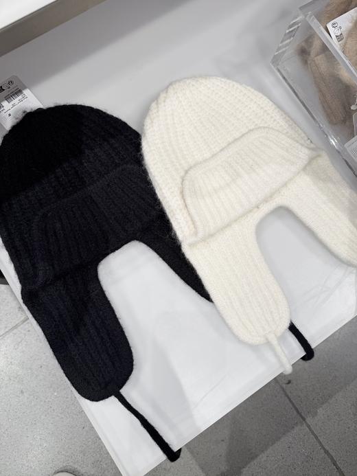 到手价659元 Lulu女士羊驼毛雷锋妈帽 今年香奈儿也出了这个款式 带有Lulu  金属logo 质感非标好 摸起来非常软糯  戴起来非好看  美国代购，无中文标签，介意慎拍 商品图2