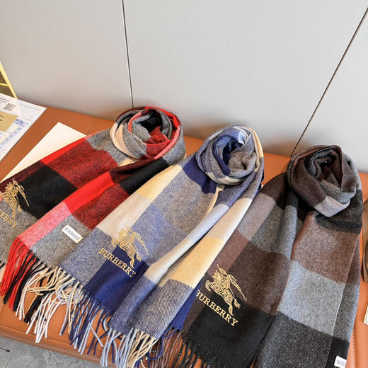 秋冬特惠💰240 巴宝莉围巾 精致的战马刺绣让围巾 商品图8