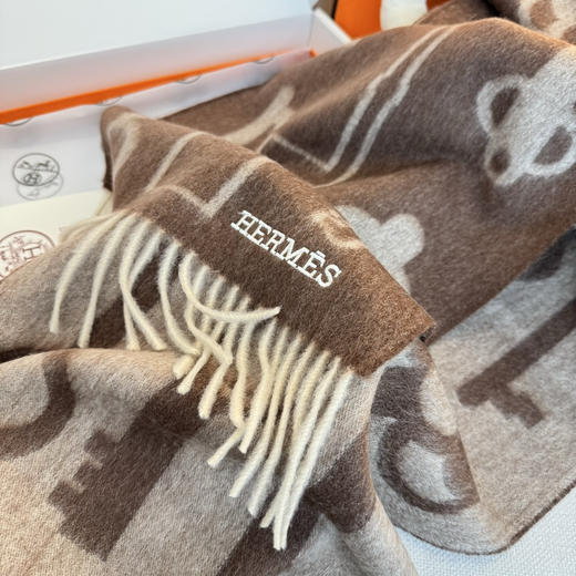 秋冬特惠💰290 爱马仕围巾重磅推荐 羊毛材质非常保暖 商品图5