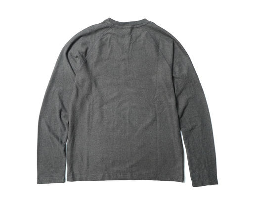 原单正品 Mont-Bell 美山羊绒打底衫 男女同款 胸前小标印花 手感非常好 亲肤软糯  弹性极佳 吸湿排汗+抑味 适合寒冬和各项户外活动 
灰色S-XXL 
清货特价 商品图1