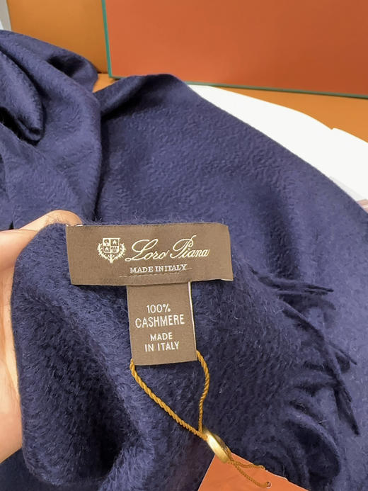 秋冬特惠💰460 诺悠翩雅围巾 经典“水波纹”素色羊绒围巾 商品图2