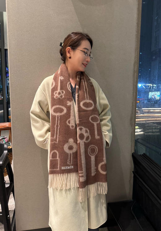 秋冬特惠💰290 爱马仕围巾重磅推荐 羊毛材质非常保暖 商品图0