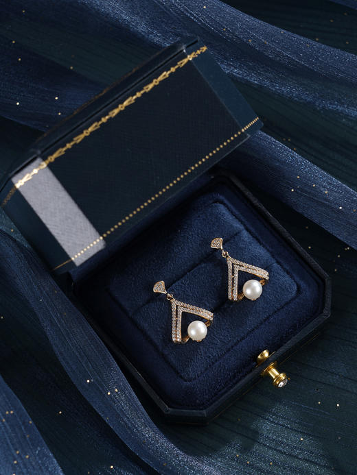 子佩集【‌流萤舞裙】银S925珍珠惜王妃耳钉【YE0405】6.5mm珠镀金三角银杏叶2601 商品图5