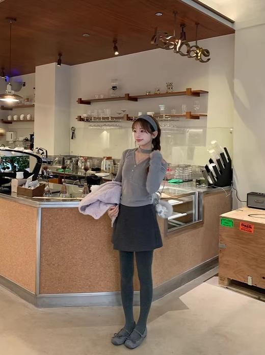 <曾小咸推荐>挂脖V领磨毛长袖 日常109/件 活动价69.99/件！【预售款，预计3-15天发货】 商品图9