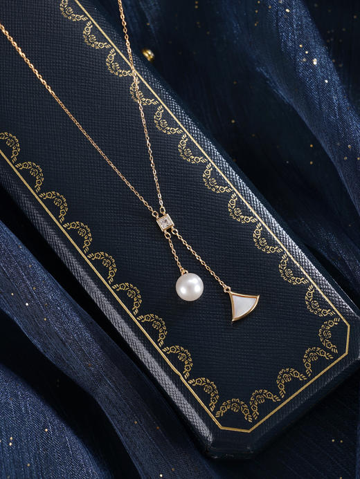 子佩集【幸运裙摆】银S925珍珠惜王妃套链【YB3780】7.5mm珠双色银杏叶吊球2601 商品图3