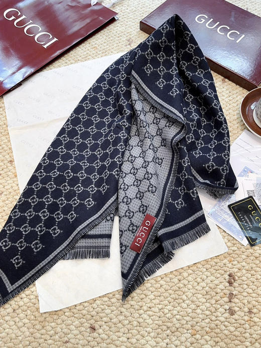 秋冬特惠💰240 古驰围巾【小G双面-Gu秋冬新款，GG时髦复古双面羊毛围巾！！】 商品图3