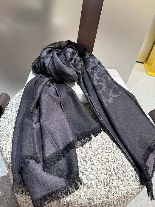 秋冬特惠💰320 蔻驰经典款围巾/大披肩 商品图5