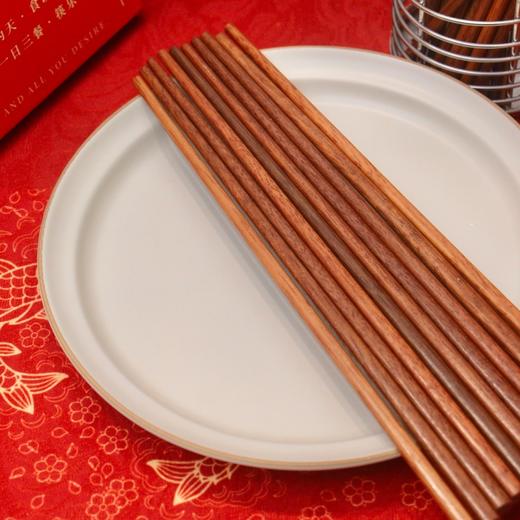 【29.9元到手50支！】OPTIMUM DG 马上有钱 红檀木筷子礼盒 经久耐用 多到工艺打磨 温润光滑 天然木纹 红棕雅致 适配各种餐桌 商品图8