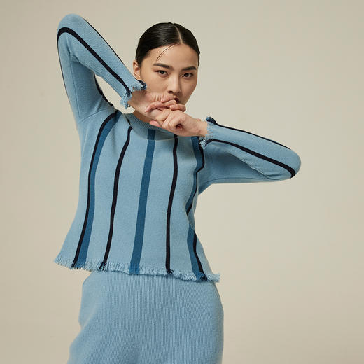 圆领竖撞色羊绒上衣 SJF94W362A 商品图3