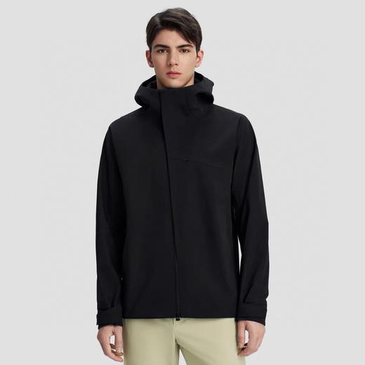 原单正品 DESCENTE迪桑特 DUALIS系列冲锋衣，防风防水，超级轻量化质地，颜色:黑色  碳灰色
尺码:M-XXL
原价2790 商品图1