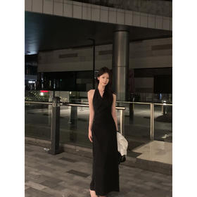 现货 天生女主 优雅气质感 挂脖法式小黑裙