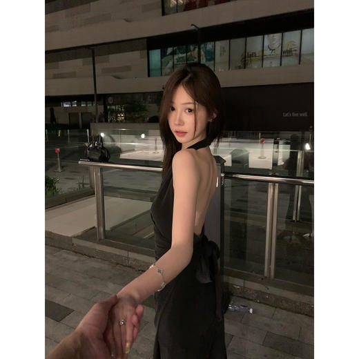 现货 天生女主 优雅气质感 挂脖法式小黑裙 商品图2