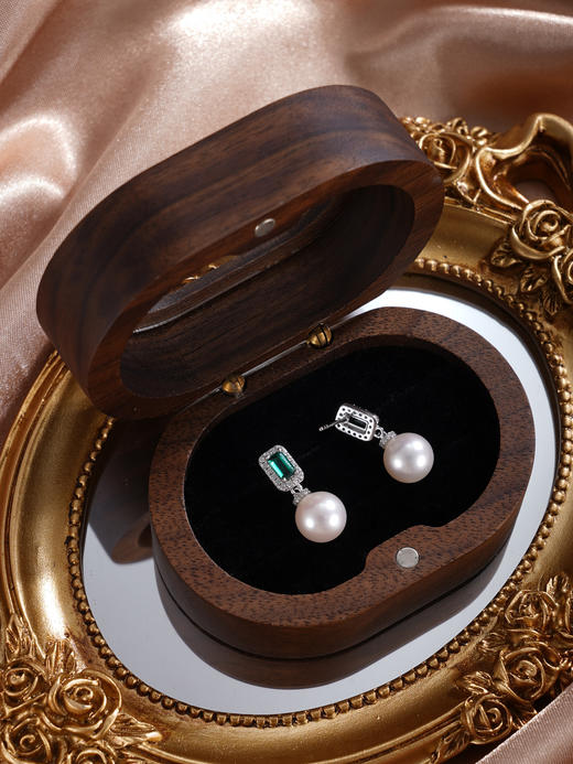 子佩集【凝华倩影】银S925珍珠惜王妃耳钉【EM2956-XF】8.2mm珠绿方块2601 商品图5