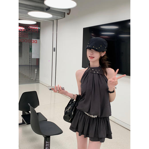 现货 德文郡少女 法式清甜感 铆钉点缀连衣裙 商品图0