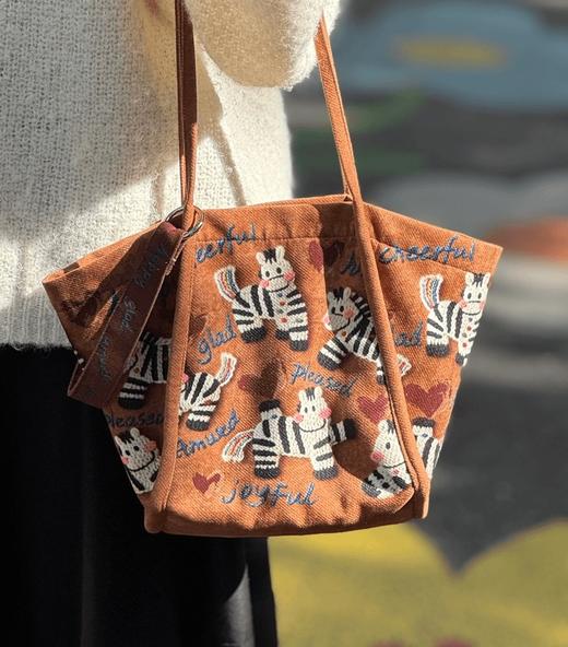 老米优品🎈 一款有趣的小挎包《马上好运☁新年定制托特包》2026年元宝帆布托特包！ 百搭文艺~~ 商品图9