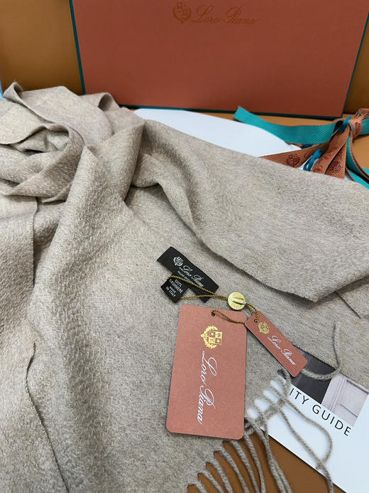 秋冬特惠💰460 诺悠翩雅围巾 经典“水波纹”素色羊绒围巾 商品图2