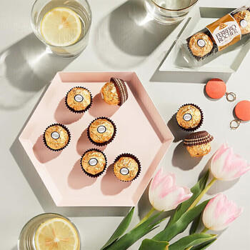 费列罗 巧克力礼盒 15粒187.5g 榛果威化 零食 糖果 生日礼物 伴手礼 商品图0