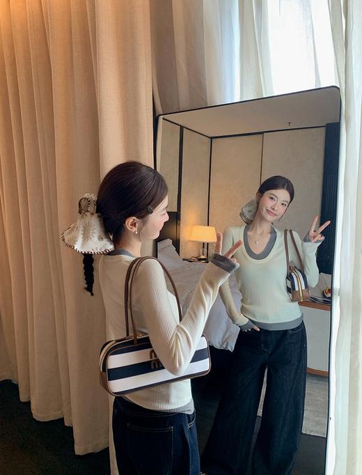 <曾小咸推荐> 复古V领撞色假两件针织衫 日常139/件 活动价89.99/件！【预售款，预计3-15天发货】 商品图6