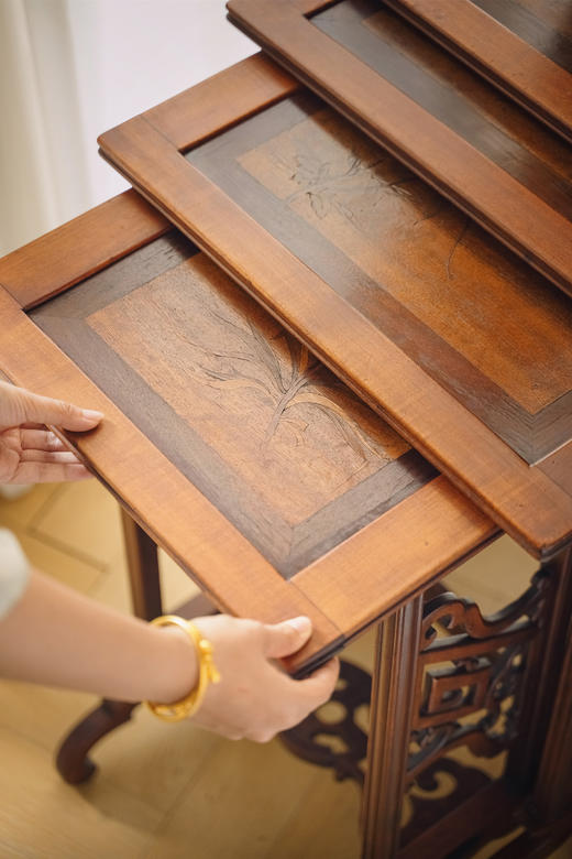 独角鹿西洋古董20世纪初法国出品花卉主题细木镶嵌卷叶纹硬木镂雕装饰嵌套桌几四件套 商品图4