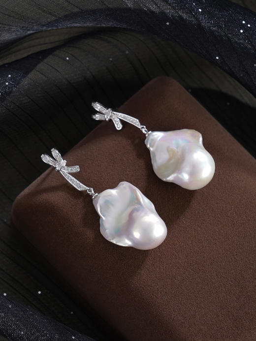 子佩集【幻梦情结】银S925珍珠惜王妃耳钉【B3780】13*25mm珠巴洛克双色蝴蝶结2601 商品图6