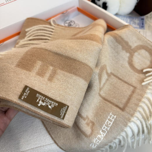 秋冬特惠💰290 爱马仕围巾重磅推荐 羊毛材质非常保暖 商品图6