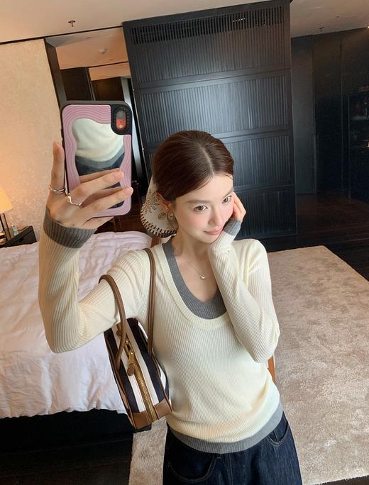 <曾小咸推荐> 复古V领撞色假两件针织衫 日常139/件 活动价89.99/件！【预售款，预计3-15天发货】 商品图5