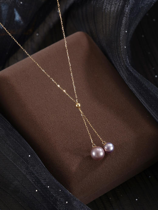 子佩集【流年风吟】G18K珍珠惜王妃项链【MLKJXL009】6-7.5mm珠镀金双色吊球紫白2601 商品图5