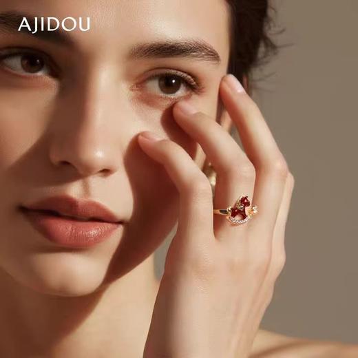 AJIDOU阿吉豆戒指女款金色小马指环尾戒AD25J0092A10【预售：9号以后发货】 商品图1