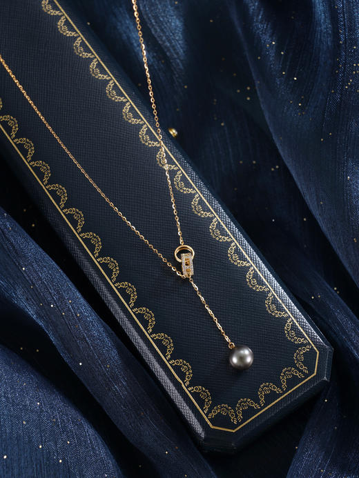 子佩集【幻夜篇章】银S925珍珠惜王妃套链【YL0116B】8.5mm珠镀金黑珠双环吊球2601 商品图2