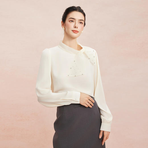 RE251斯尔丽26新款光泽感高级感蝴蝶结长袖职业通勤优雅纯色衬衫女 商品图0