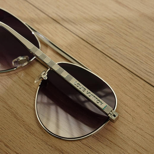 【秒杀价已调 直接拍】小香 LV 几款太阳镜 工厂超级新春 福利 乱炖~ 男女款都有 商品图13