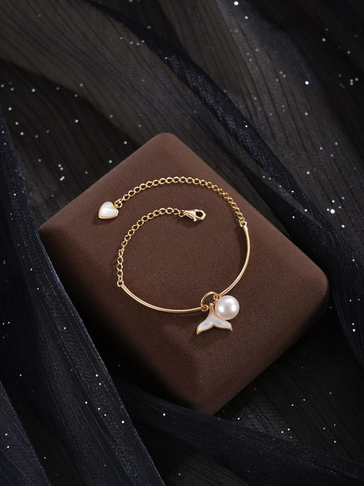 子佩集【珠光鱼尾】银S925珍珠惜王妃手链【MLSL012】8.2mm珠镀金鱼尾爱心2601 商品图3