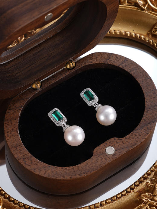子佩集【凝华倩影】银S925珍珠惜王妃耳钉【EM2956-XF】8.2mm珠绿方块2601 商品图3