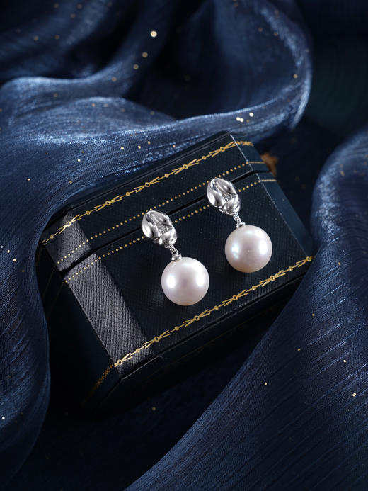 子佩集【缪斯幻境】银S925珍珠惜王妃耳钉【EM2834-XF】13mm珠抽象印记2601 商品图2