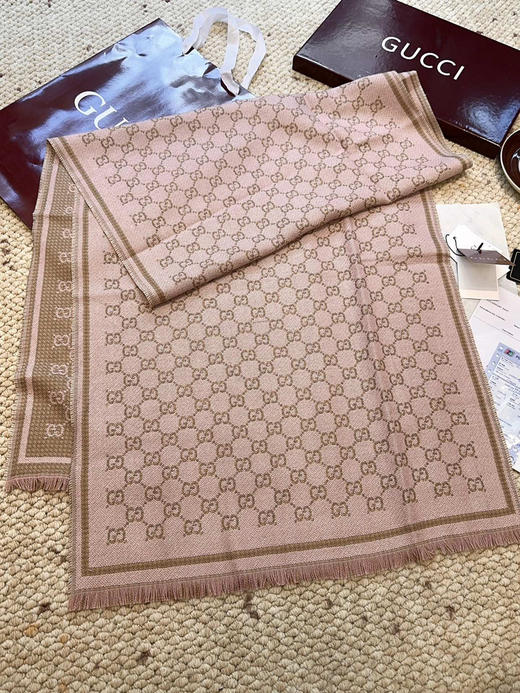 秋冬特惠💰240 古驰围巾【小G双面-Gu秋冬新款，GG时髦复古双面羊毛围巾！！】 商品图6