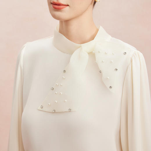 RE251斯尔丽26新款光泽感高级感蝴蝶结长袖职业通勤优雅纯色衬衫女 商品图4