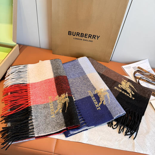 秋冬特惠💰240 巴宝莉围巾 精致的战马刺绣让围巾 商品图7