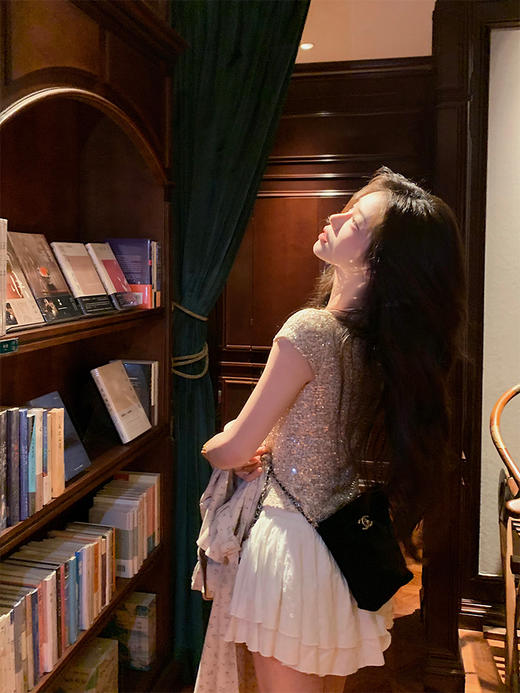 现货 香氛假日 春夏氛围少女 定制细闪上衣 商品图2